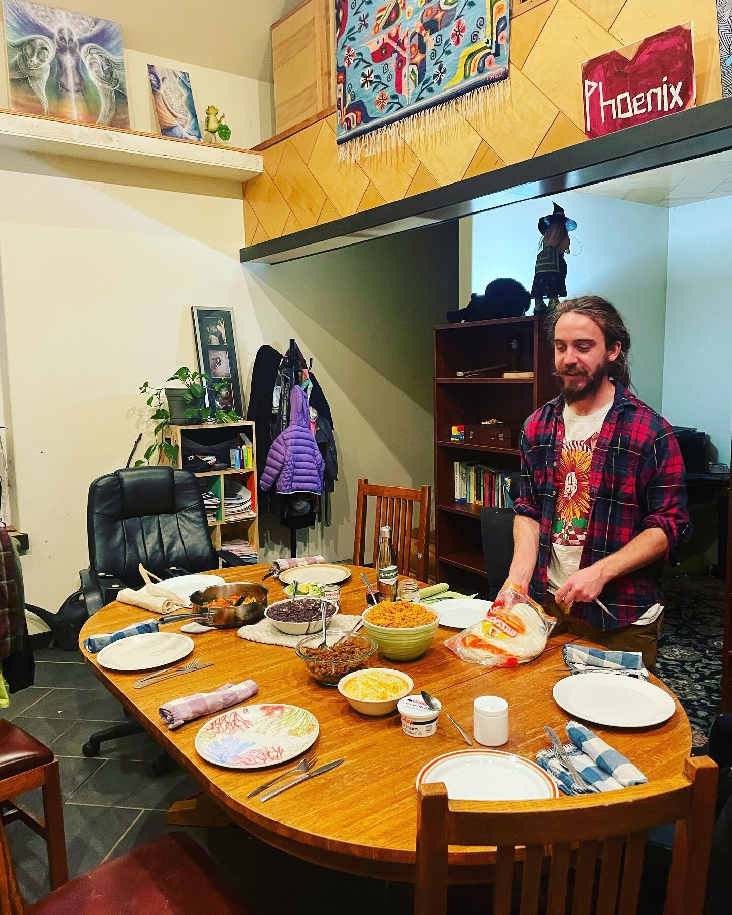 @fetchkoglass made a beautiful dinner for the entire Starship. 🙏🏻🙏🏻🙏🏻